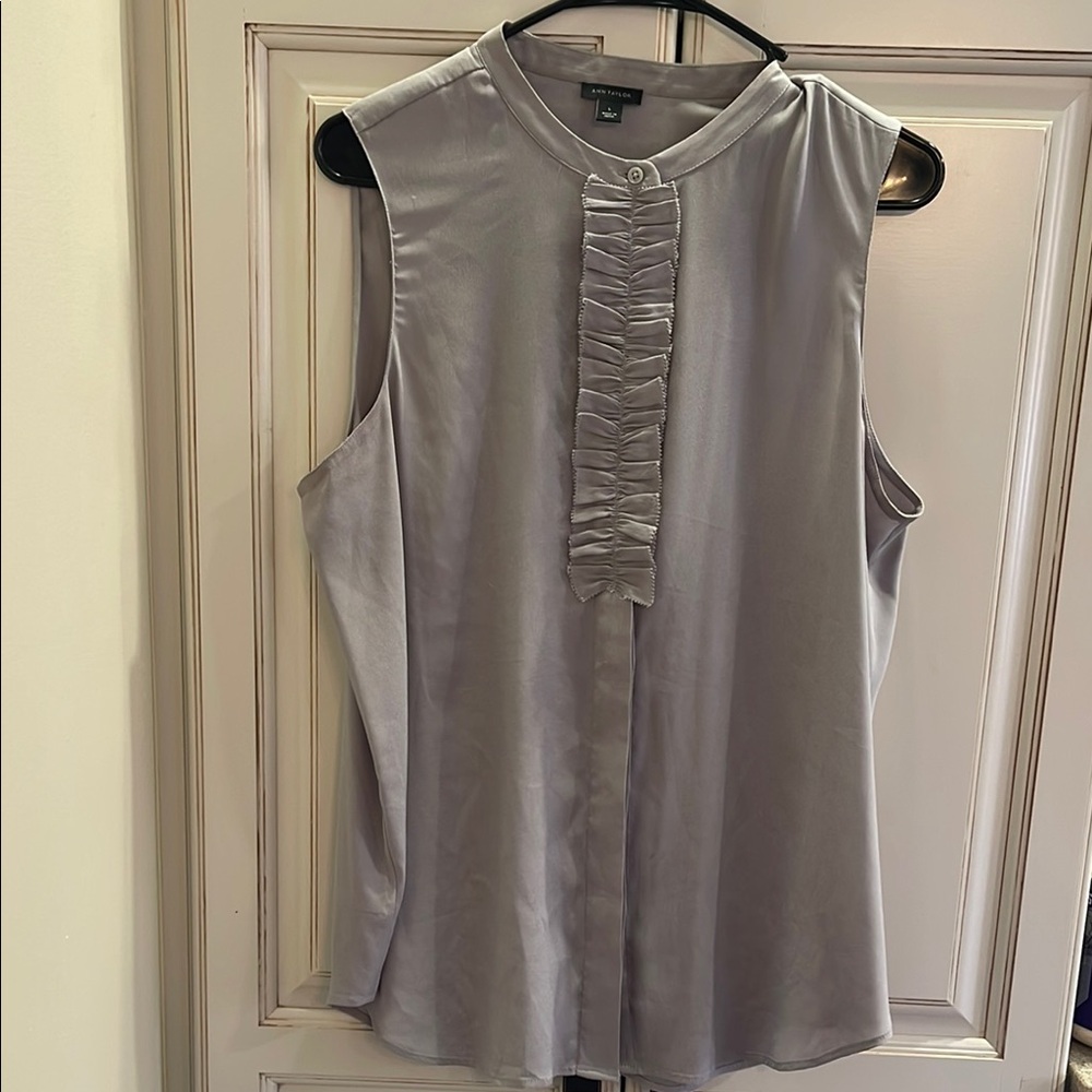 Ann Taylor Gray Sleeveless Button Top Suit Blouse Large